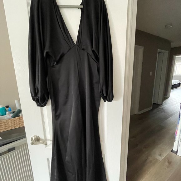 Black Formal Dress - Picture 4 of 4